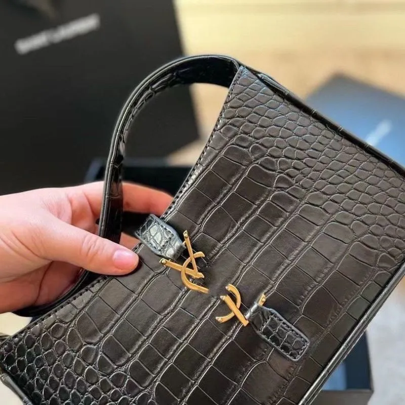 YSL LE 5 À 7 HOBO BAG IN SMOOTH LEATHER replica