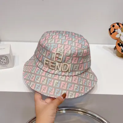 BUBBLESALESAU on Instagram: RIVA BY GUCCI WHITE CAP 🏳️ SOLD❌❌❌ SIZE SMALL  (ADJUSTABLE) Check around and you will not find another one especially in  this size! This Gucci hat was ONLY released